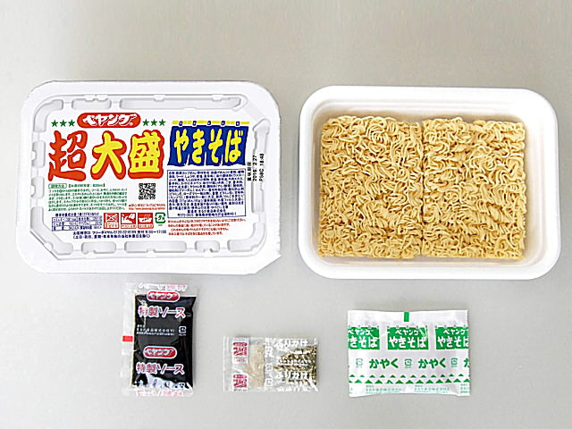 Japan Ramen Noodles Yakisoba PEYOUNG Big Sauce Instant Vegetables Food Cup 237g
