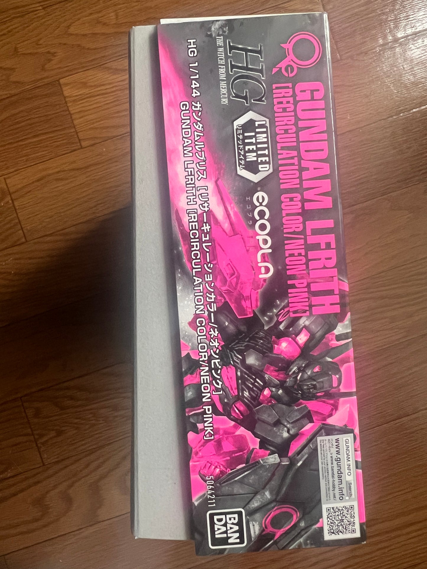 LIMITED Gundam LFRITH NEON PINK Model Kit Seven Eleven BANDAI Japanese 1/144